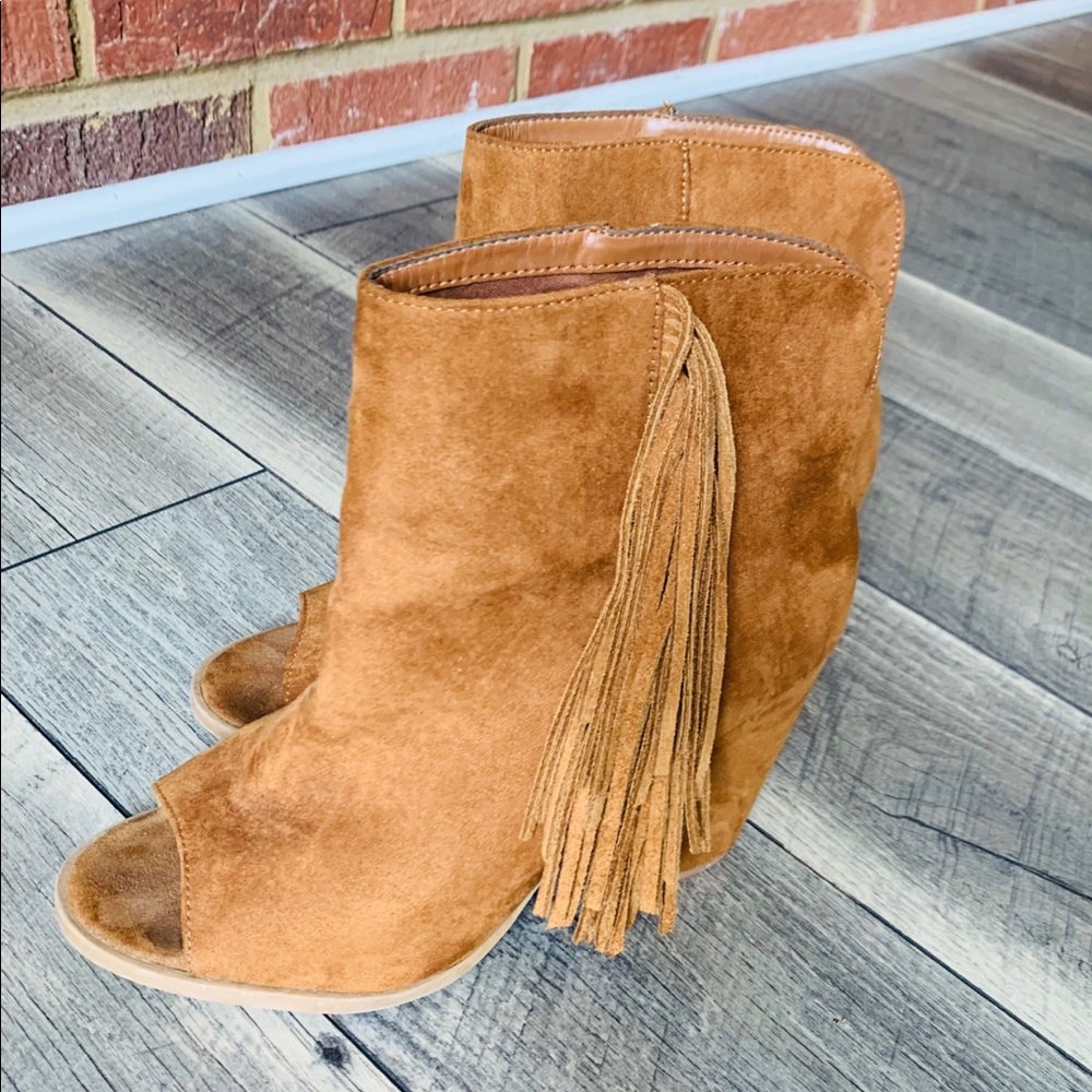 Open toes booties